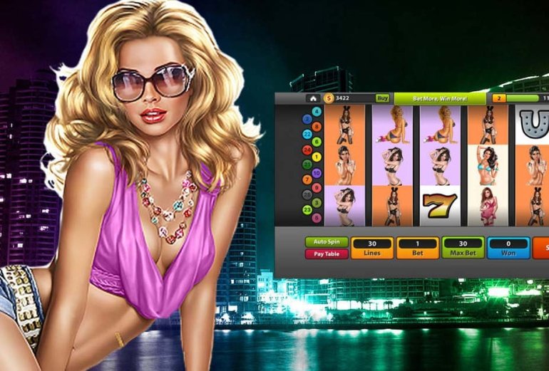 Грудастая красотка позирует рядом со скриншотом игрового автомата "Bet more, Win more"