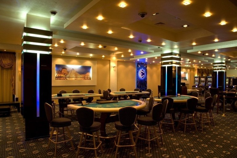 Игорный зал казино Европа в Гомеле