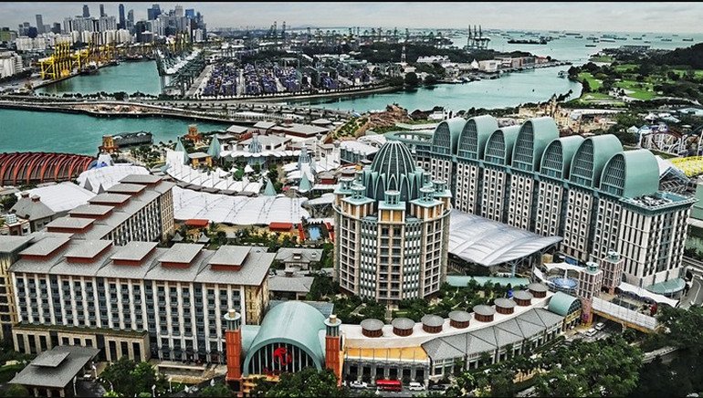 Marina Bay Sands, Resorts World Sentosa