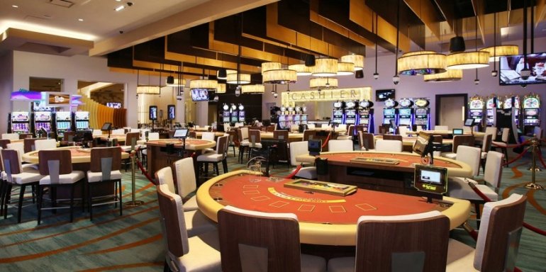 Игорный зал Resorts World Bimini Casino на Багамах