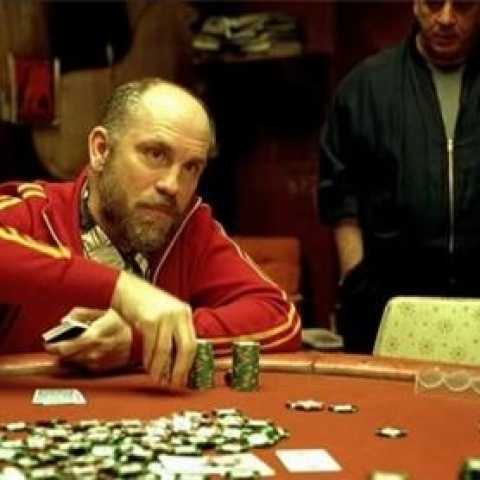 О чем говорят мимика, жесты и блеф в покере?