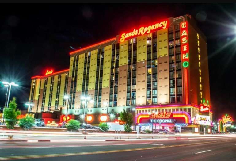 Шикарный отель с казино в Отель-казино Отель-казино Sands Regency в Casino Hotel