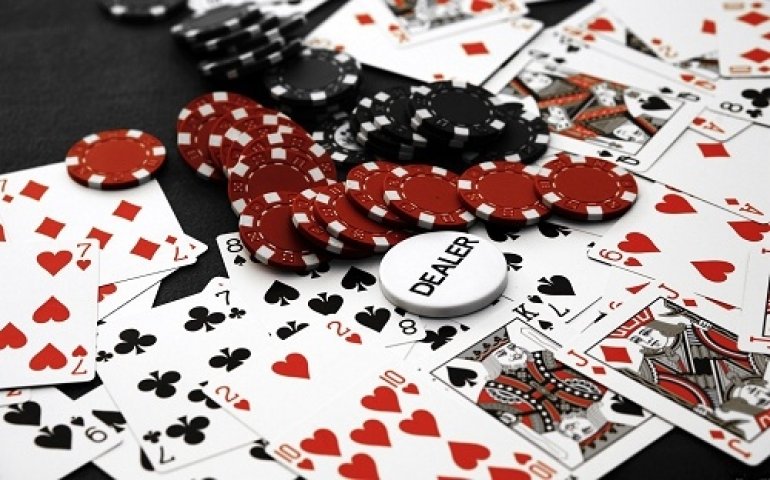 Шесть советов для игры с позиции малого блайнда.Покер, малый блайнд, розыгрыш, большой блайнд, дилер.