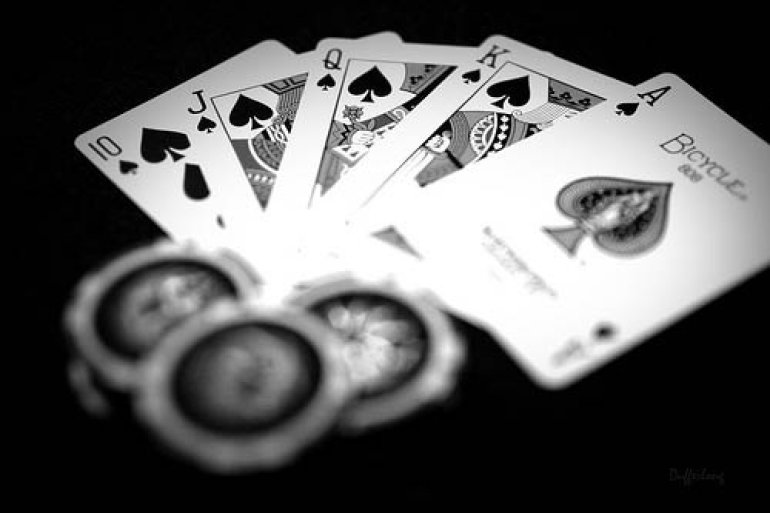 Шесть советов для игры с позиции малого блайнда.Покер, малый блайнд, розыгрыш, большой блайнд, дилер.