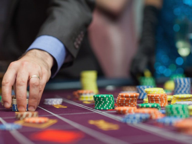 China restricts investment in overseas gambling industry