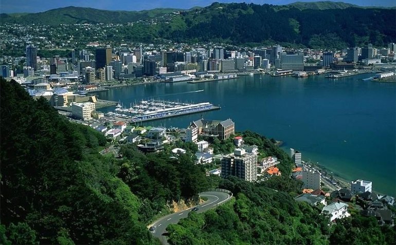 Вид города Веллингтон, столицы Новой Зеландии